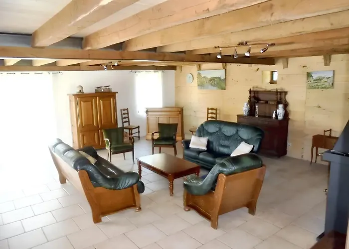 Maison Charmante Avec Vue Sur La Montagne A Castelnau De Mandailles Barbecue